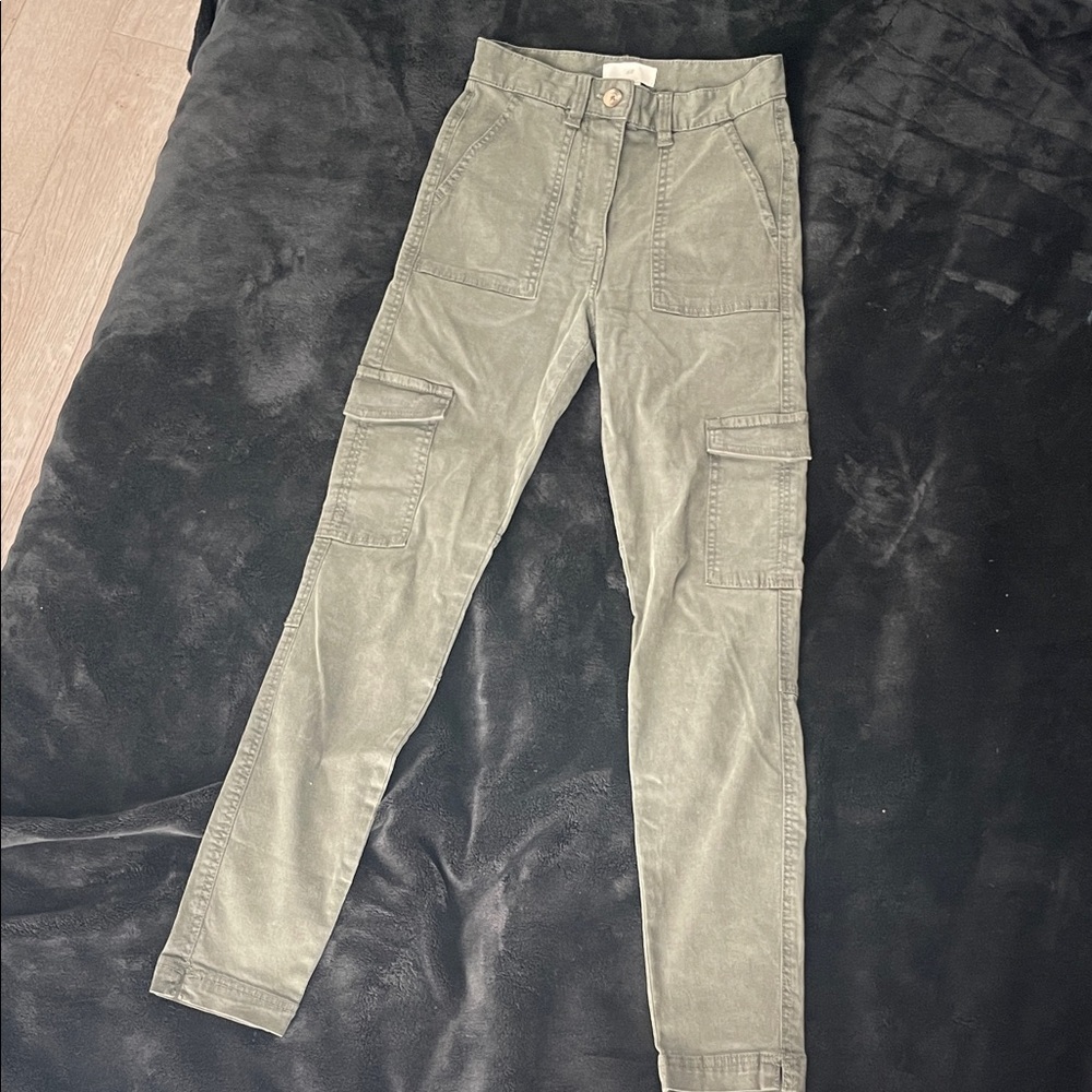 H&M Skinny Cargo Pants in Dark Green